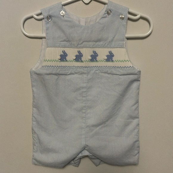 Petite Bebe Other - Petite Bebe 3M Easter bunny smocked lined shortall, like new Jon Jon